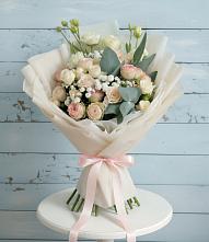Букет цветов из:  Розы и Лизиантусы в Светлополянске