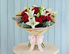 Букет цветов из:  Лилии и Розы в Светлополянске