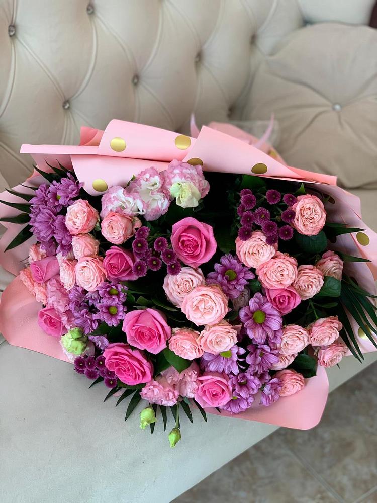 Букет цветов из: Хризантемы, Розы и Лизиантусы в Светлополянске