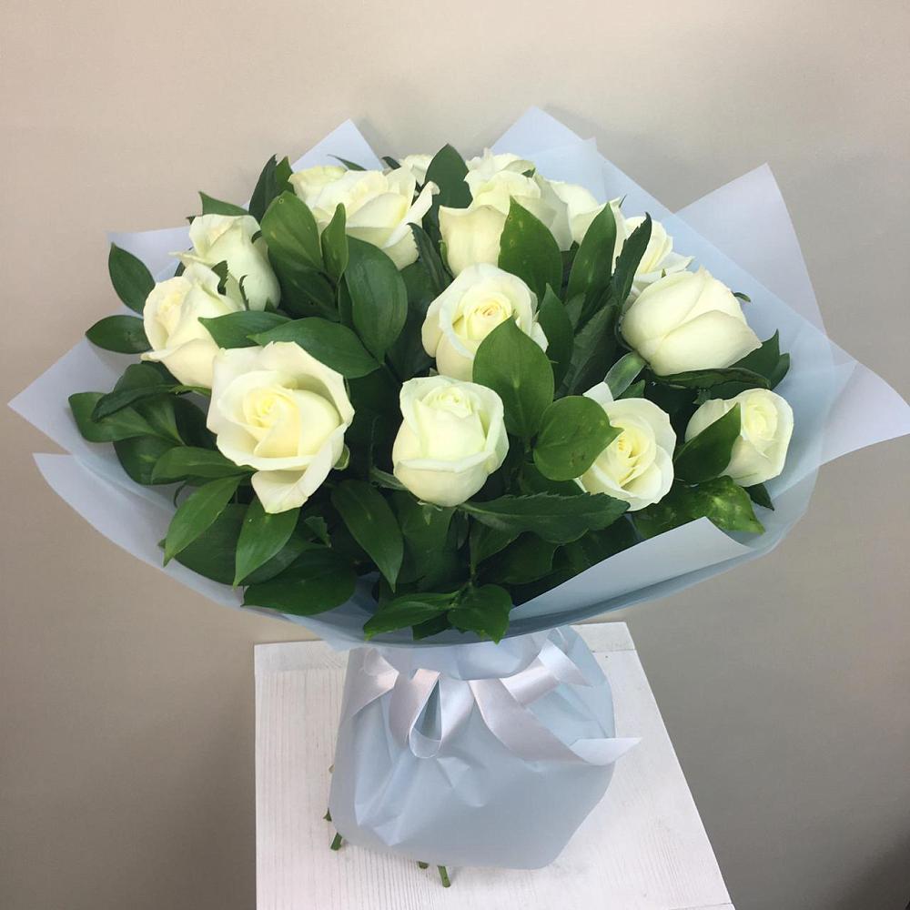 Букет 15 Белых роз Проуд в Светлополянске