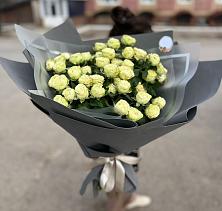 Букет Белые кустовые розы Солинеро в Светлополянске