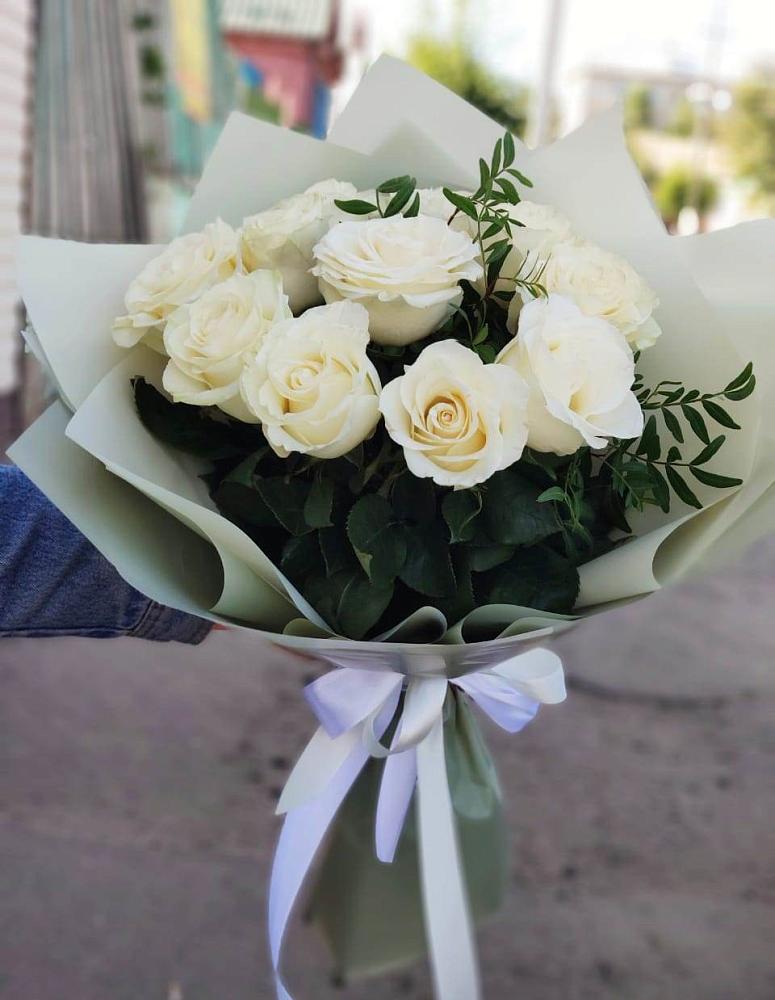 Букет Белые розы Проуд в Светлополянске
