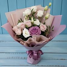 Букет цветов из:  Розы и Лизиантусы в Светлополянске