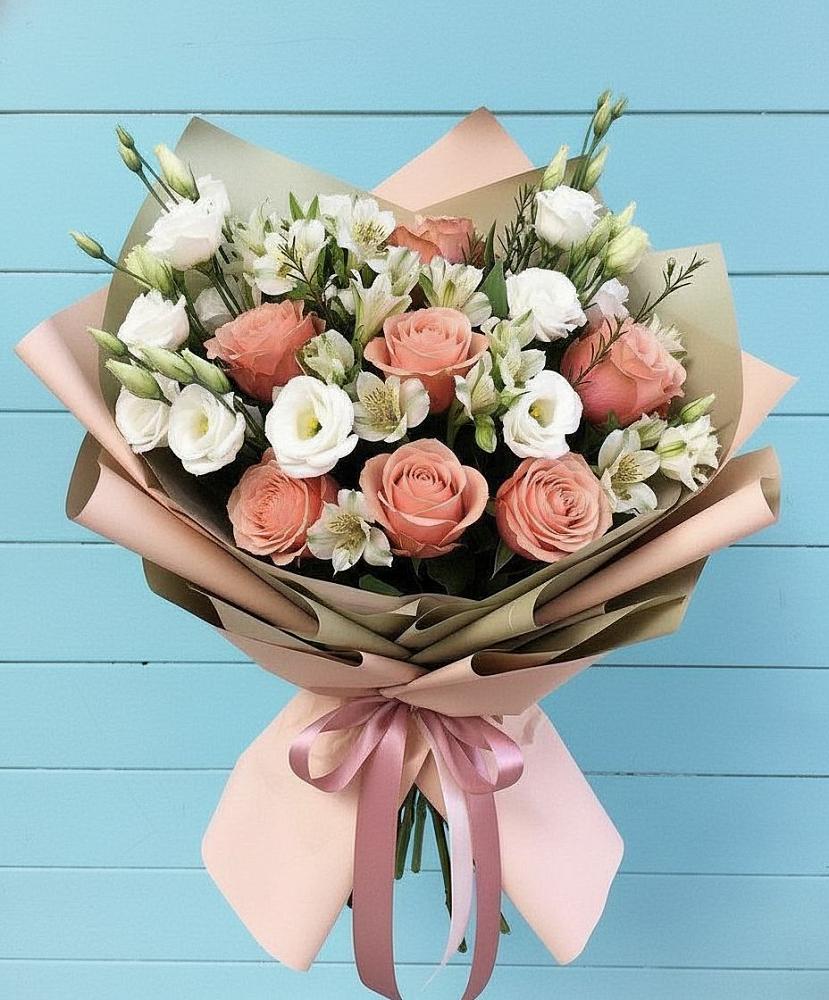 Букет цветов из: Розы, Альстромерии и Лизиантусы в Светлополянске