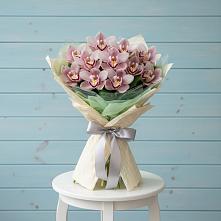 Букет цветов из:  Орхидеи и Розы в Светлополянске