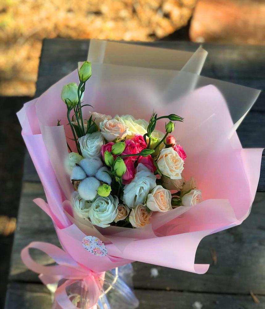 Букет цветов из: Розы и Лизиантусы в Светлополянске