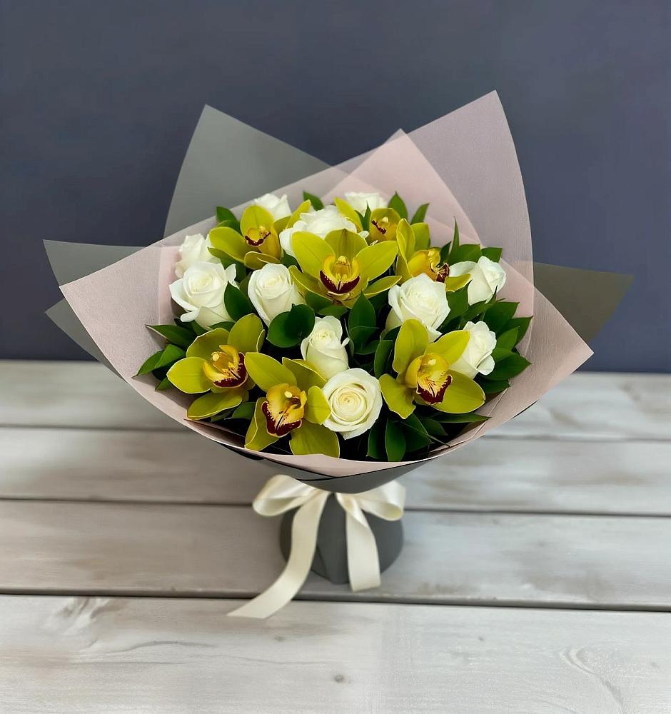 Букет цветов из: Орхидеи и Розы в Светлополянске