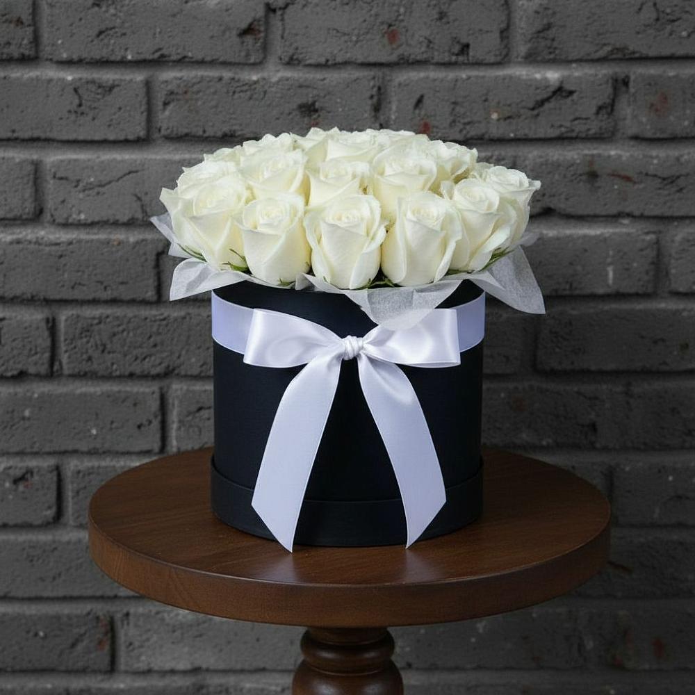 Цветочная композиция из Розы в шляпной коробке в Светлополянске