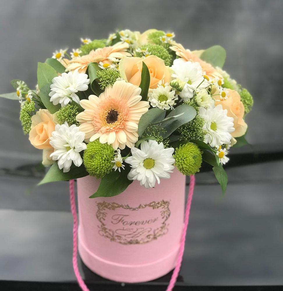 Цветочная композиция из Розы, Герберы и Хризантемы в шляпной коробке в Светлополянске