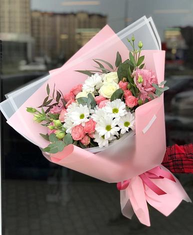 Букет цветов из: Розы, Лизиантусы и Хризантемы в Светлополянске