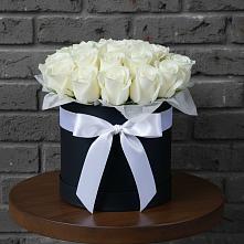 Цветочная композиция из Розы в шляпной коробке в Светлополянске